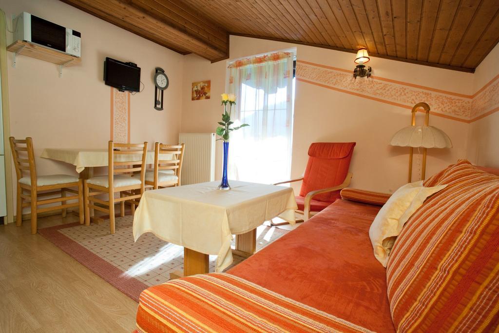 Familiengaestehaus Ingrid Sankt Martin am Tennengebirge Oda fotoğraf